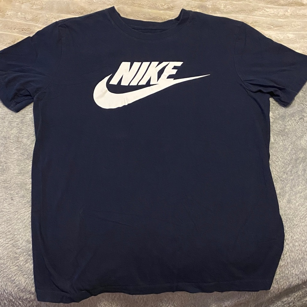 Nike Men's Dark Blue Short Sleeve Tee